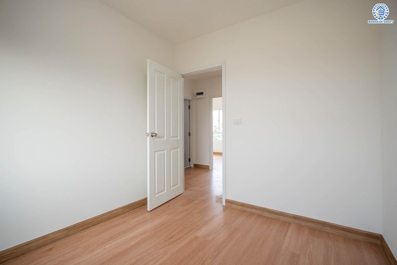 บ้านมือสองตกแต่งใหม่ โครงการ พฤกษาวิลล์63/1 นครอินทร์-พระราม5 หลังมุม สภาพแวดล้อมดี เนื้อที่ 48.8 ตร.ว. ฟังก์ชัน 3 ห้องนอน 2 ห้องน้ำ ที่จอดรถ 1 คัน บนทำเลโซนเมือง! เดินทางสะดวก เข้า-ออกทาง ซอยวัดสังฆทาน ใกล้สะพานพระราม5 และรถไฟฟ้าสถานี "แยกติวานนท์"...